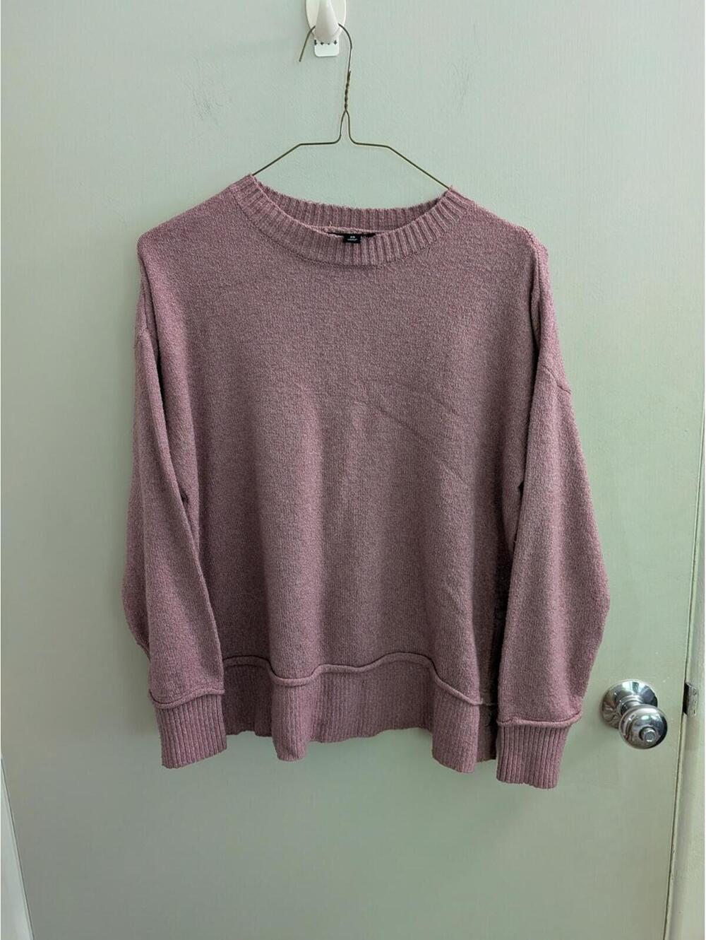 a.n.a. Crewneck Sweater in Dusty Mauve - Women's XS With Snap Details Chunky EUC